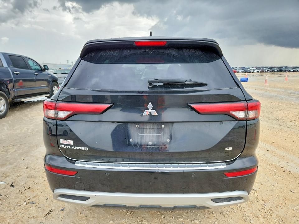 2022 Mitsubishi Outlander se