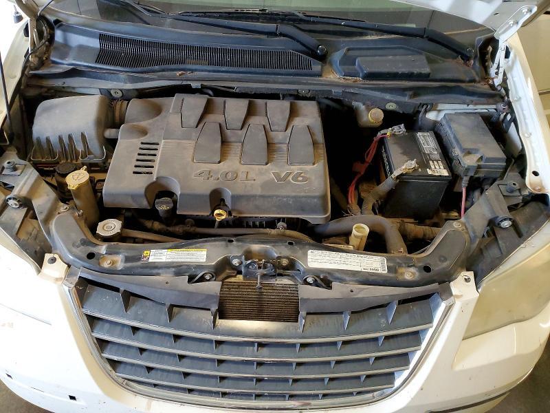 2010 Chrysler Town & Country Touring