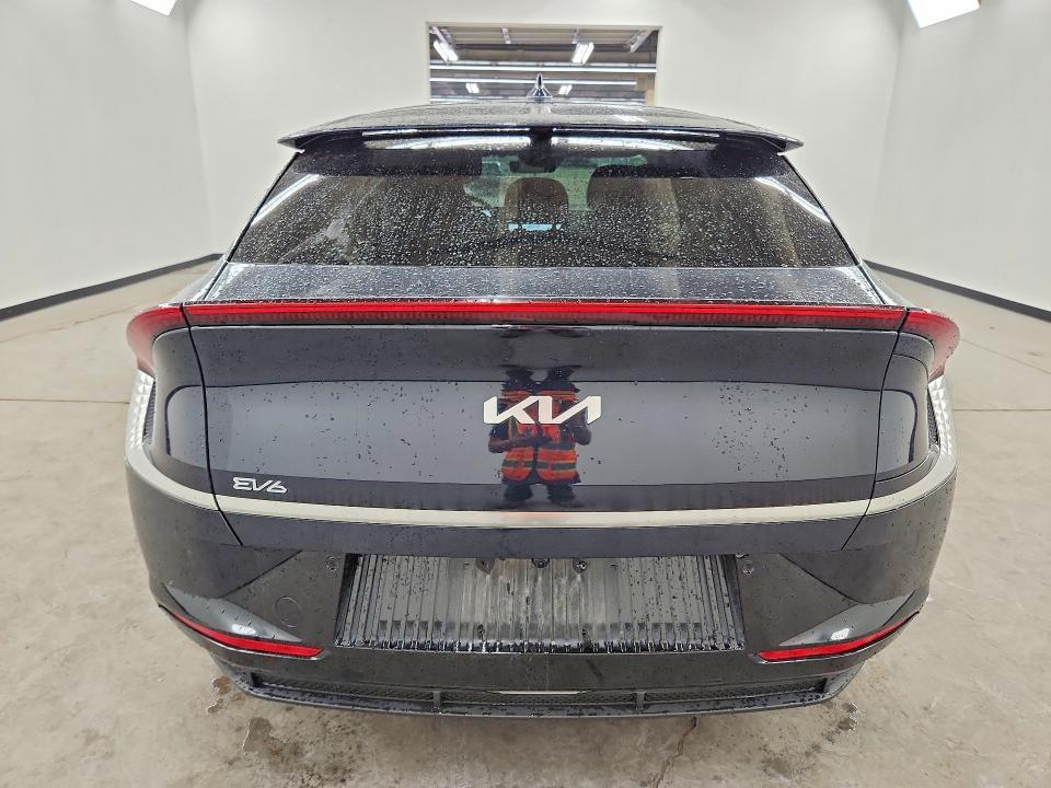 2023 KIA EV6 Wind