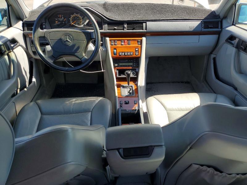 1995 Mercedes-Benz E 320 Base