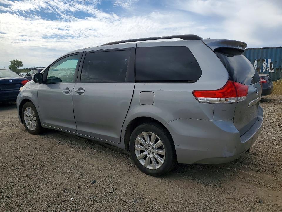 2011 Toyota Sienna Limited 7-passenger