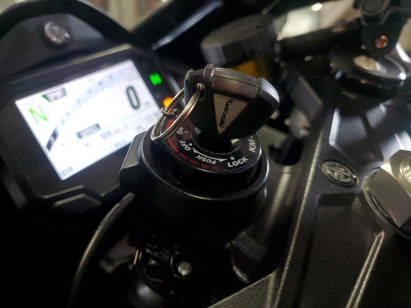 2025 Kawasaki ZX1002 L
