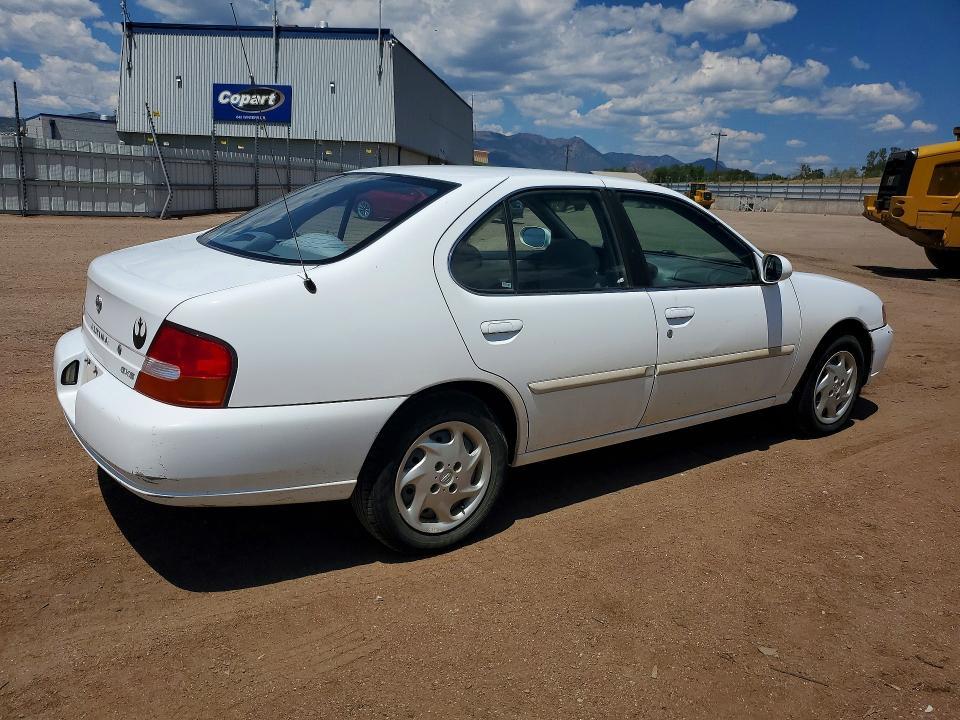 1998 Nissan Altima xe