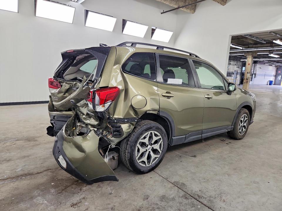 2024 Subaru Forester Premium