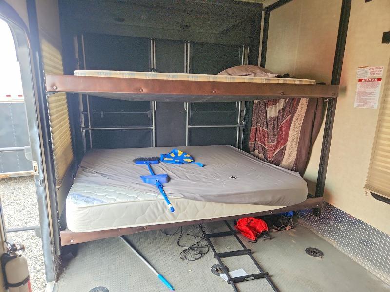 2015 Keystone Challenger 2015 Keystone Fuzion Camper