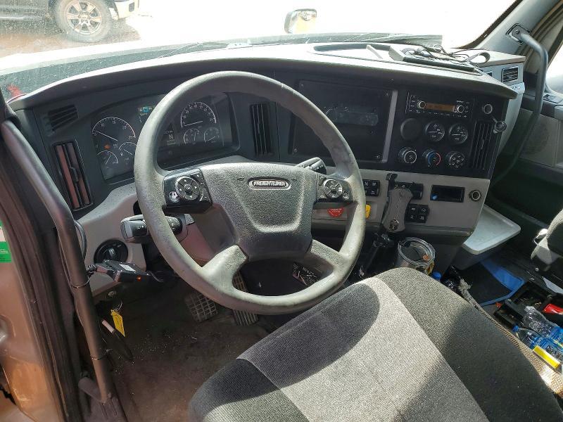 2019 Freightliner Cascadia 126