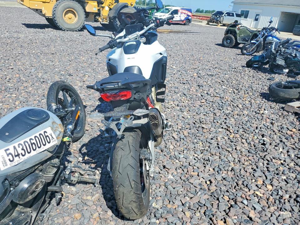 2022 Ducati Multistrada V4