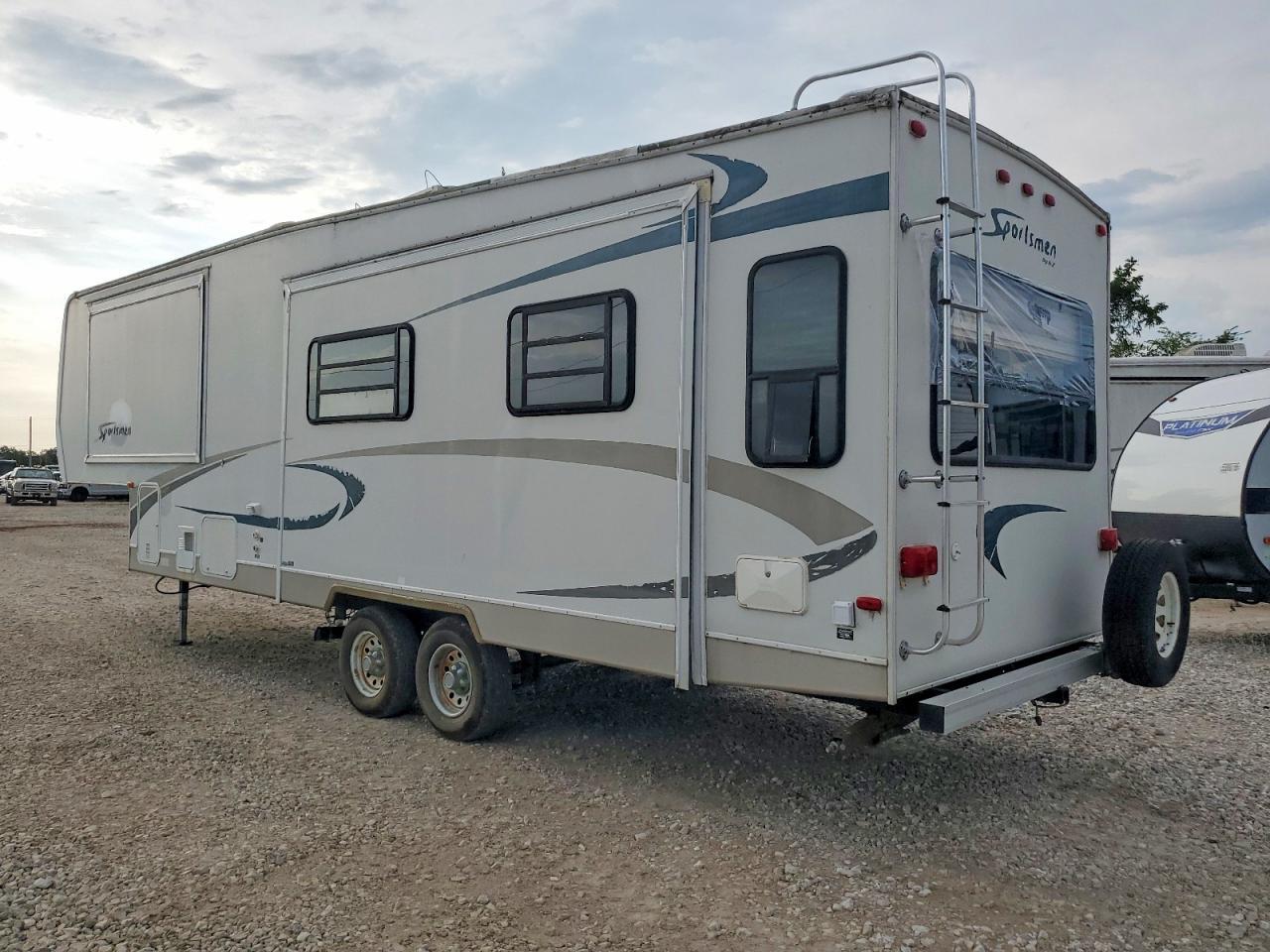 2005 KZ Sportsmen Camper