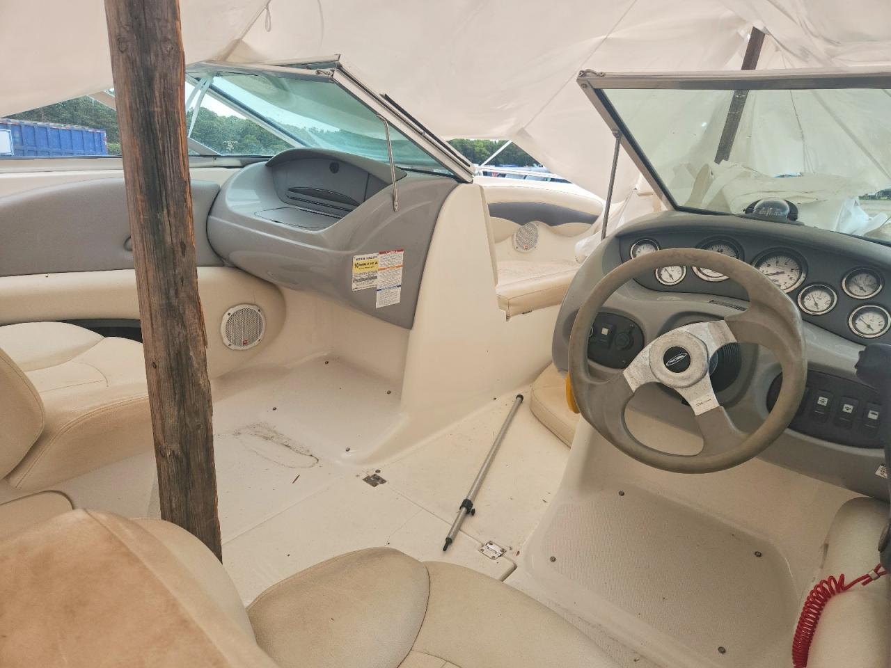 2004 Chaparral Boat