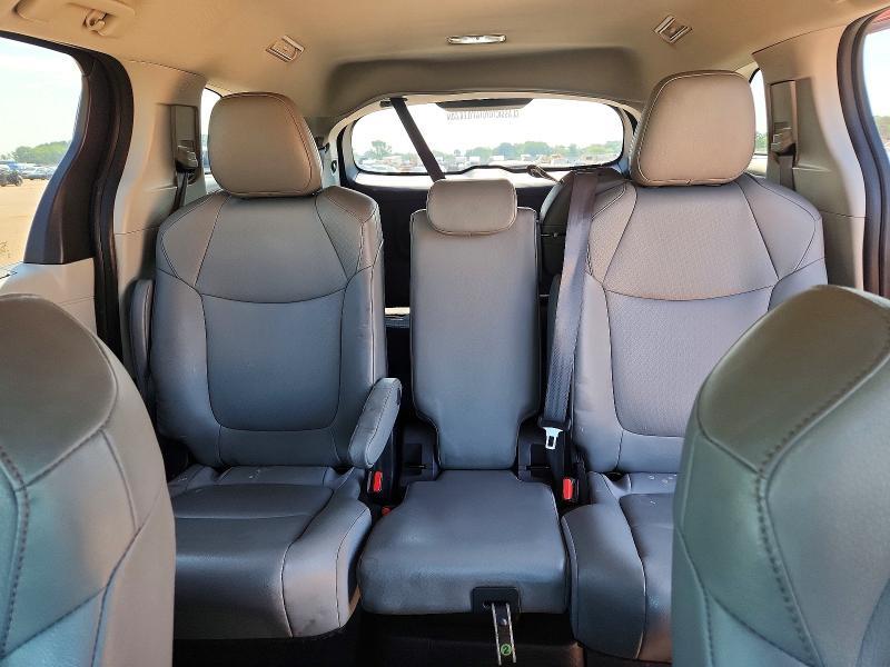 2022 Toyota Sienna xle