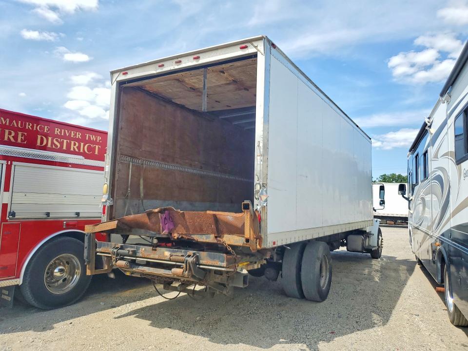 2014 Frht - Freightliner 2014 Freightliner Business Class M2 BOX Truck