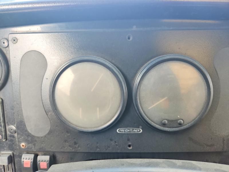 2004 Freightliner Chassis M Line WALK-IN Van