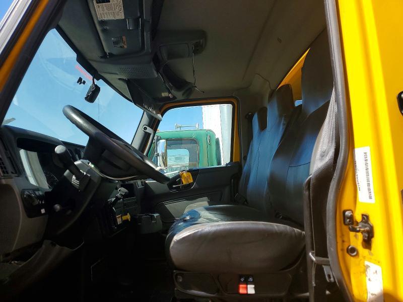 2022 International MV607-BOX Truck