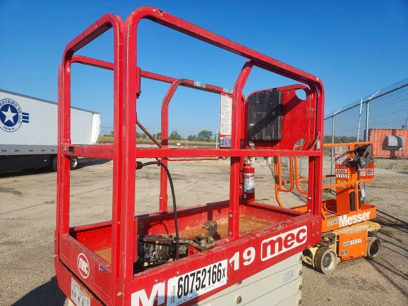 2019 MEC Micro 19-lifting and Rigging