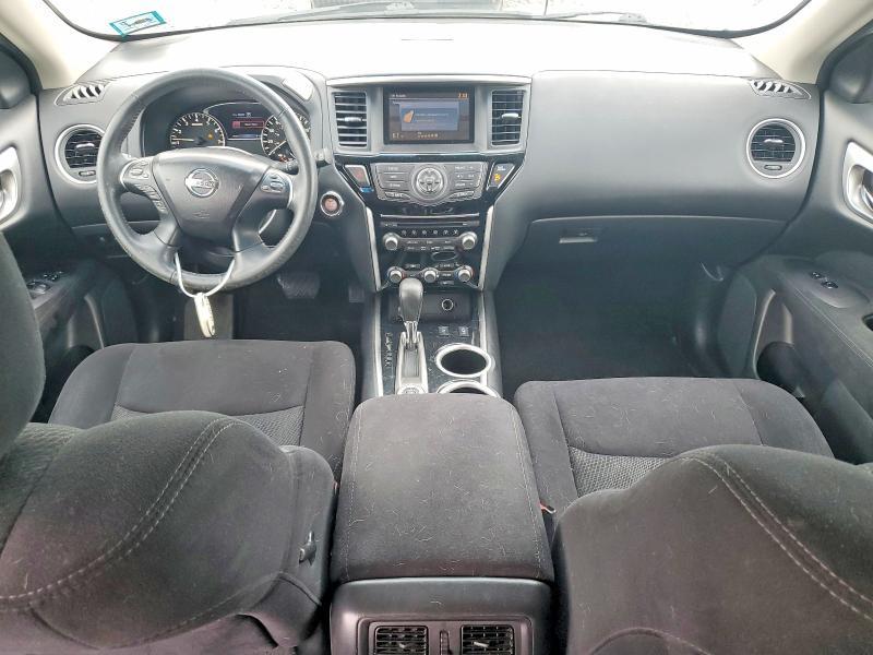 2016 Nissan Pathfinder sv