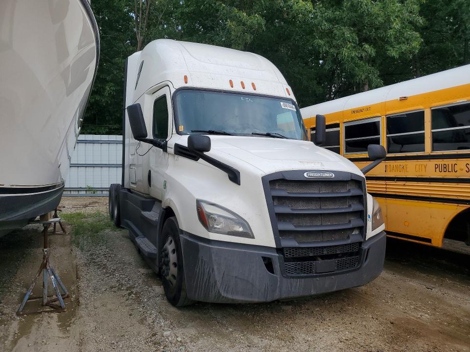 2019 Freightliner Cascadia 126 Semi Truck