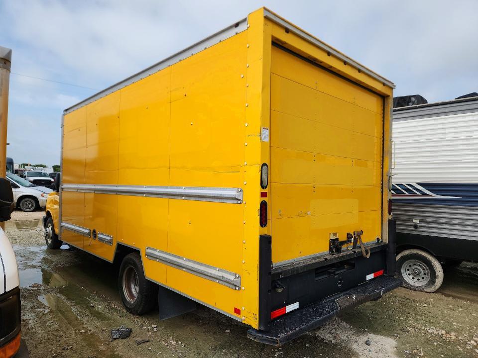 2014 GMC Savana BOX Truck