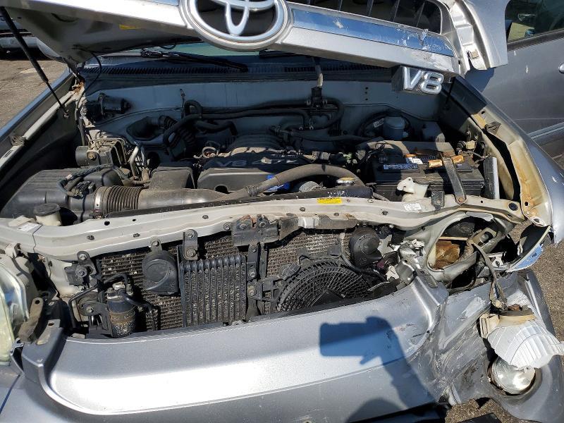 2005 Toyota Sequoia SR5