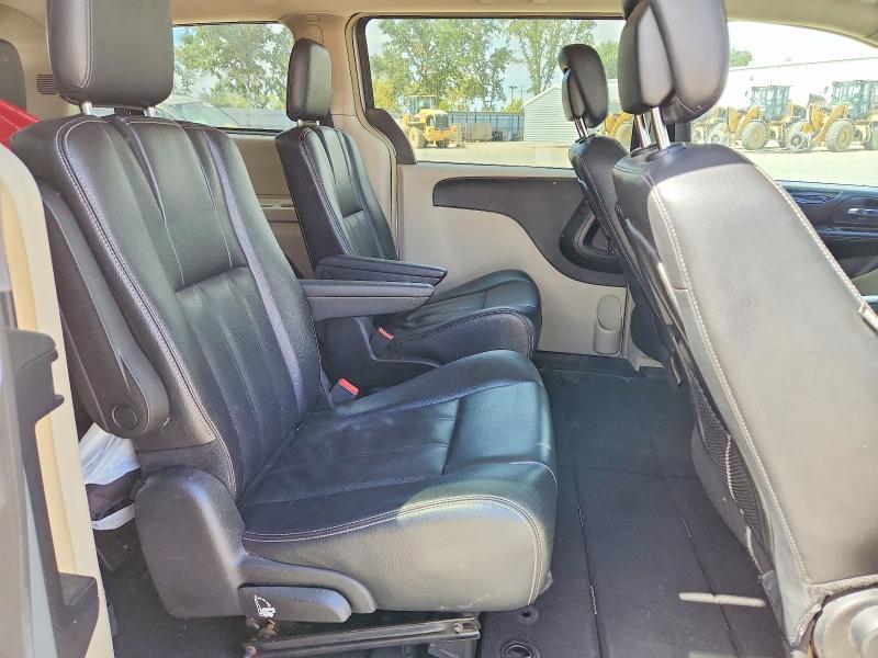 2014 Chrysler Town & Country Touring
