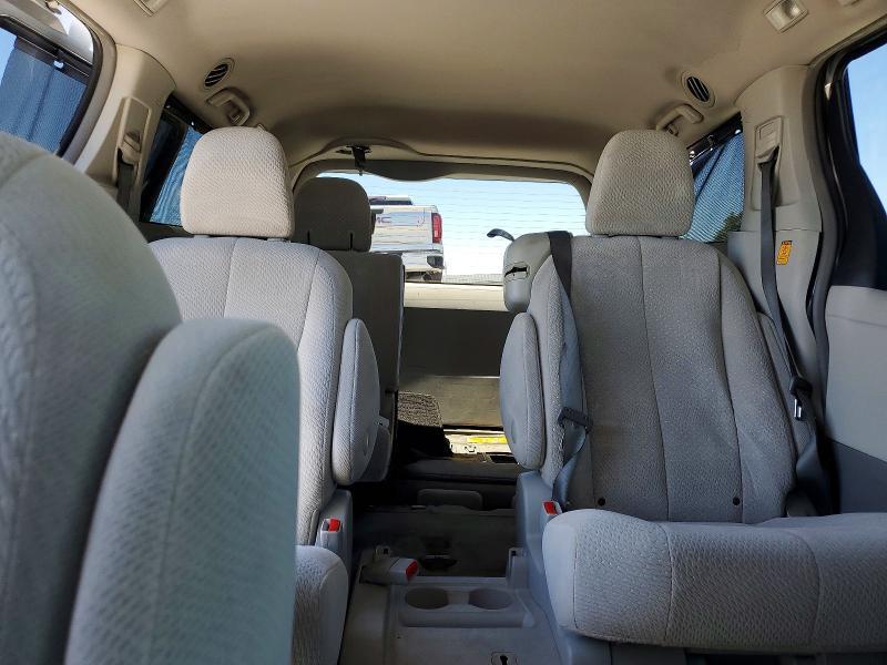 2013 Toyota Sienna le