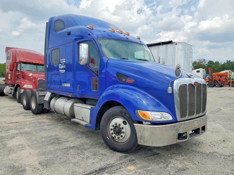 2011 Peterbilt 387 Semi Truck