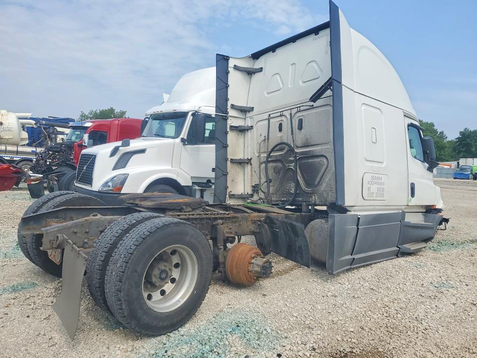 2019 Freightliner Cascadia 126 Semi Truck