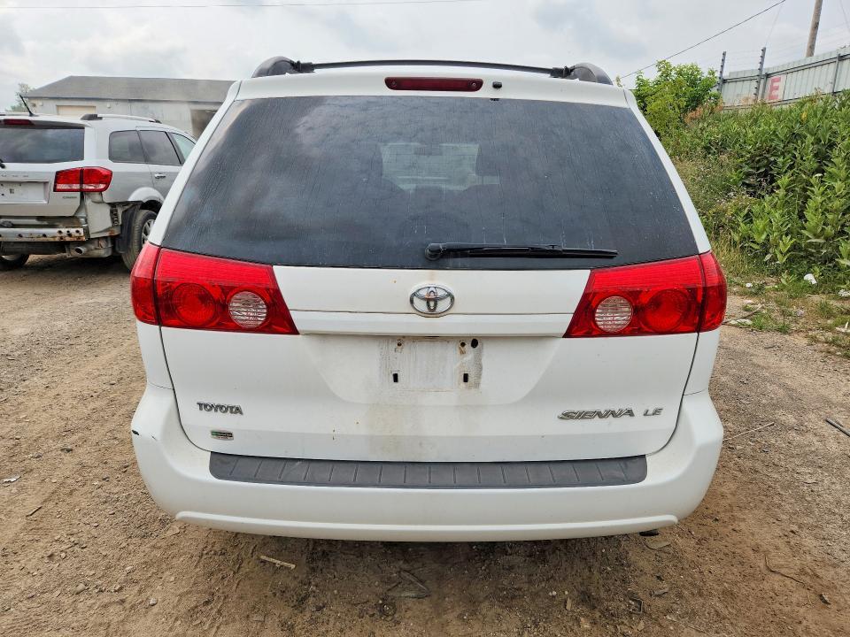 2009 Toyota Sienna le 8-passenger