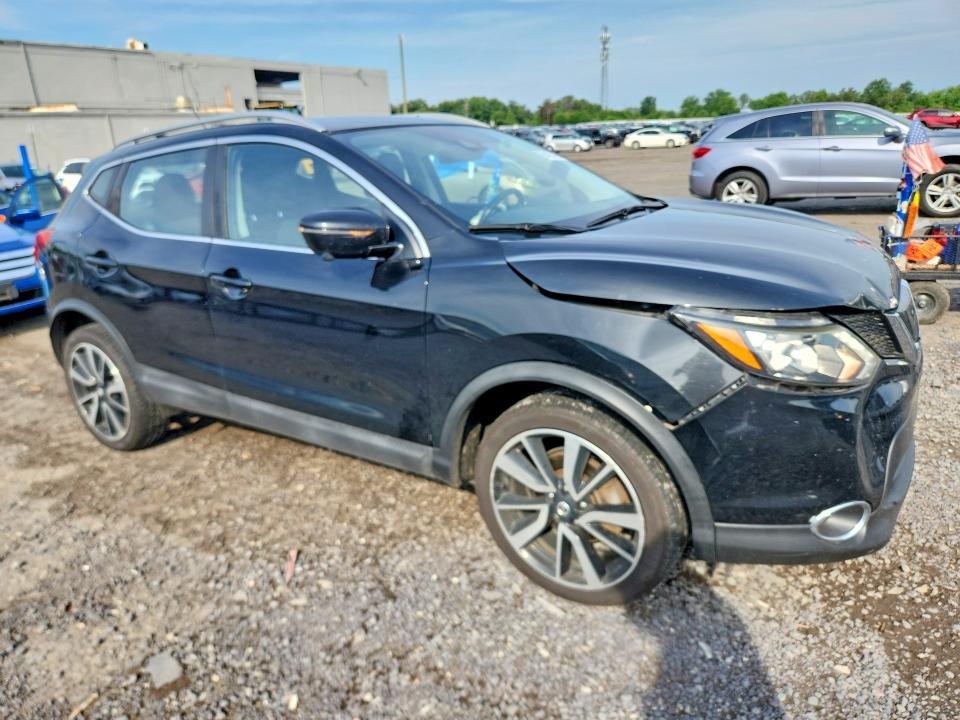 2017 Nissan Rogue Sport sl