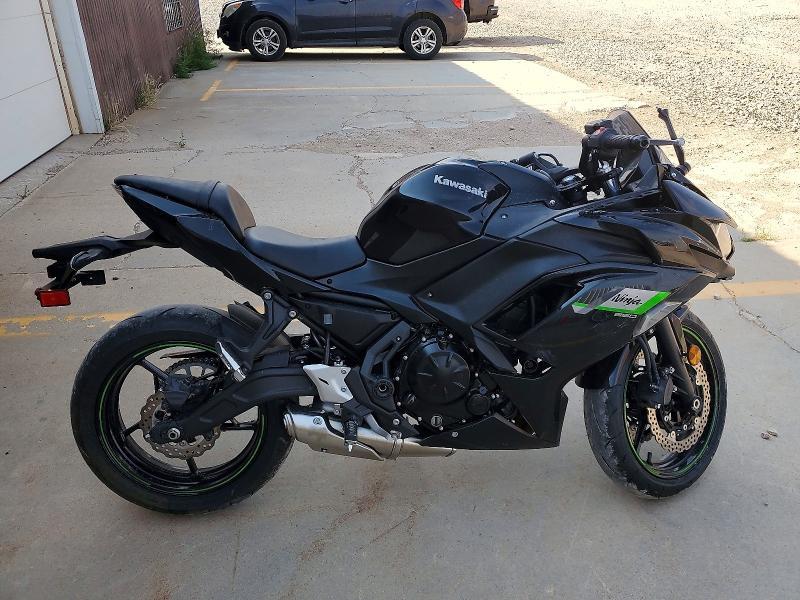2025 Kawasaki EX650 R