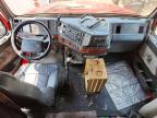 2000 Volvo VN-Semi Truck