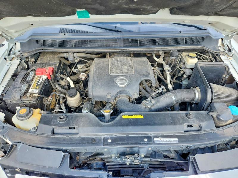 2014 Nissan Titan SV