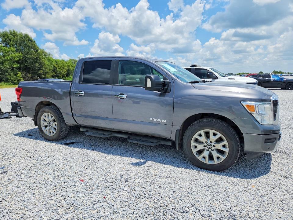 2022 Nissan Titan SV