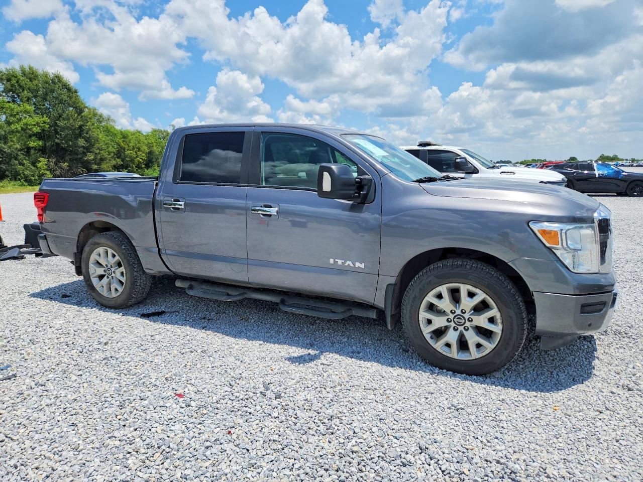 2022 Nissan Titan SV