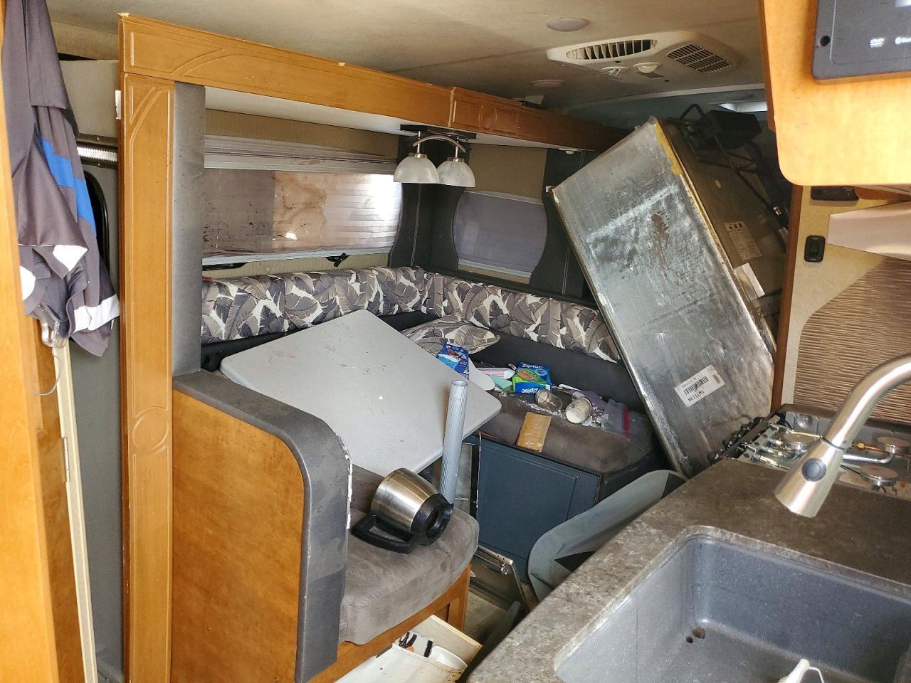 2018 Lance Camper