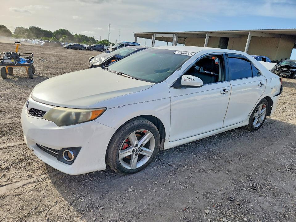 2014 Toyota Camry se