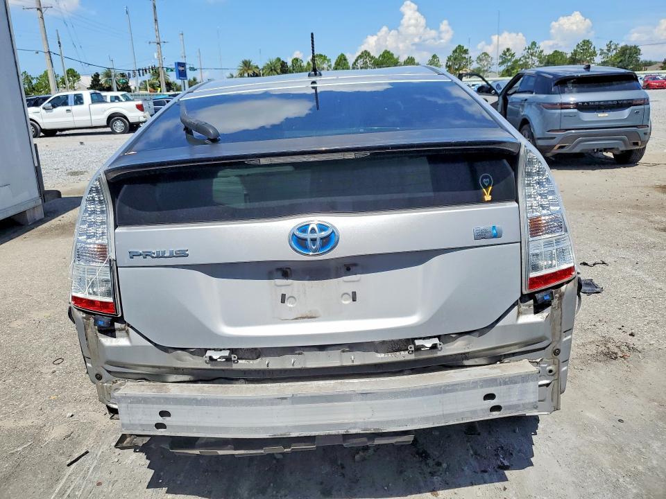 2010 Toyota Prius iii