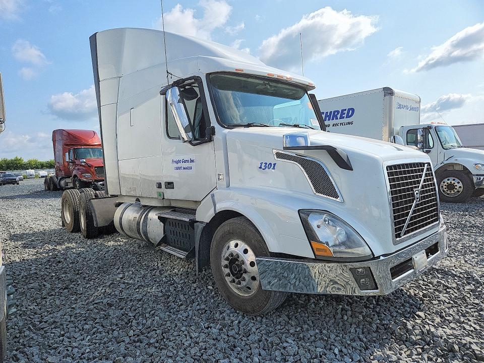 2015 Volvo VN VNL