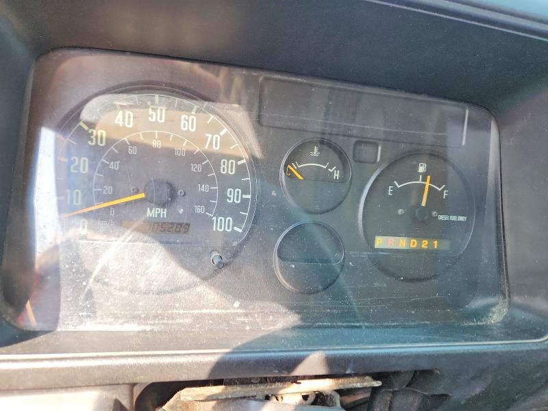 2001 Isuzu NPR BOX Truck
