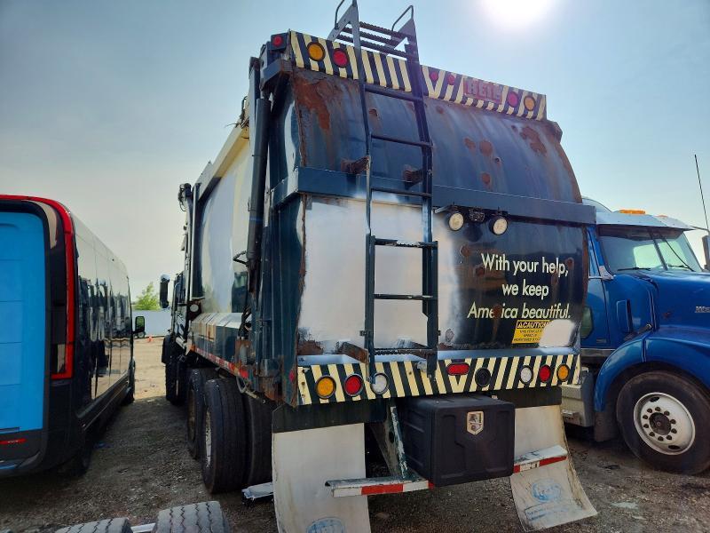 2015 Mack 600 Mru600