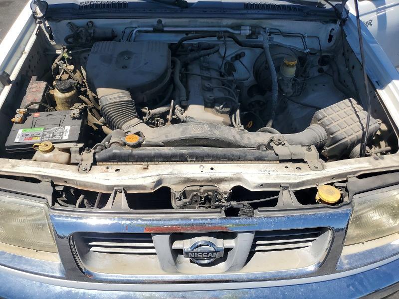 2000 Nissan Frontier xe