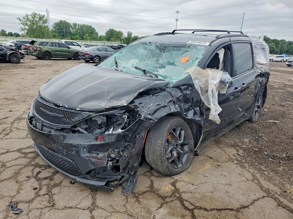 2018 Chrysler Pacifica Touring l Plus