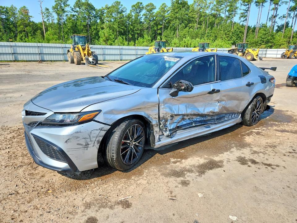 2021 Toyota Camry se