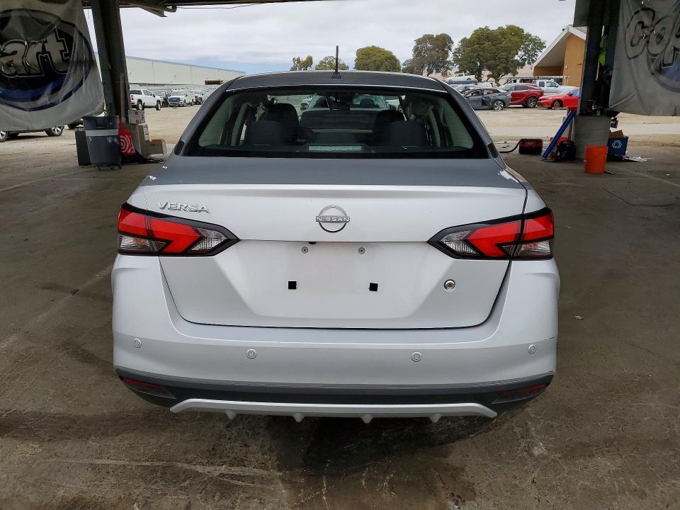 2025 Nissan Versa s