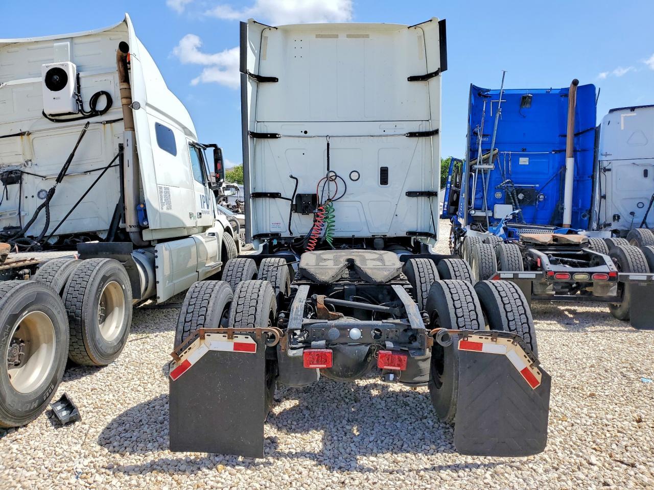 2020 International LT625 Semi Truck
