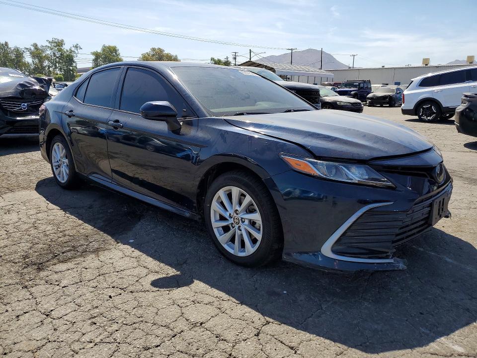 2021 Toyota Camry le