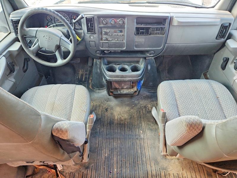 2003 Chevrolet Express G3500 Delivery Truck