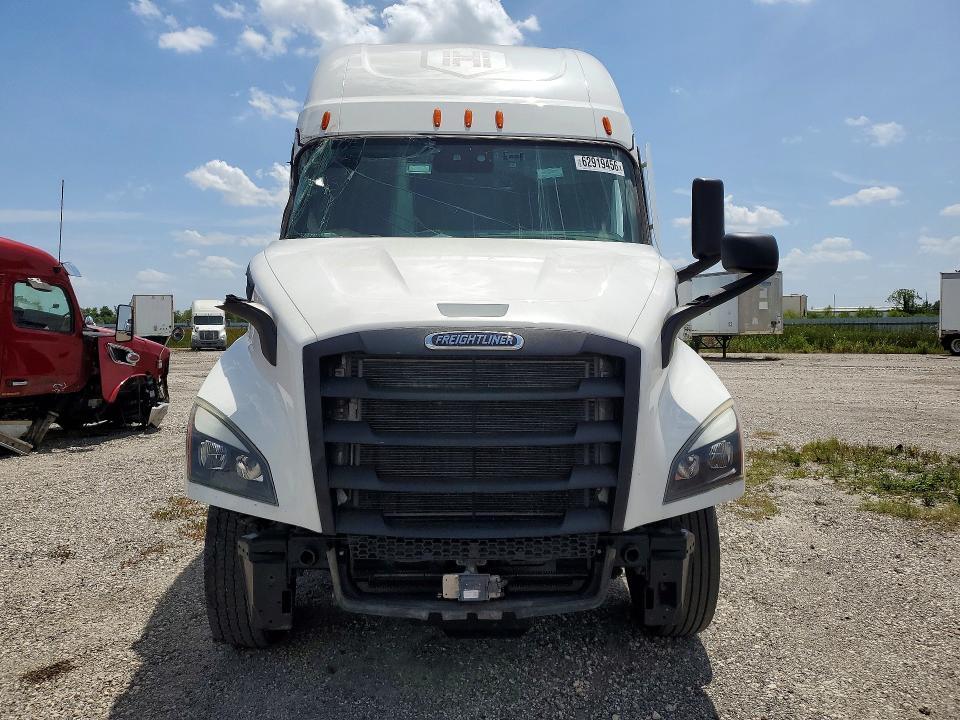 2022 Freightliner Cascadia 116 Semi Truck