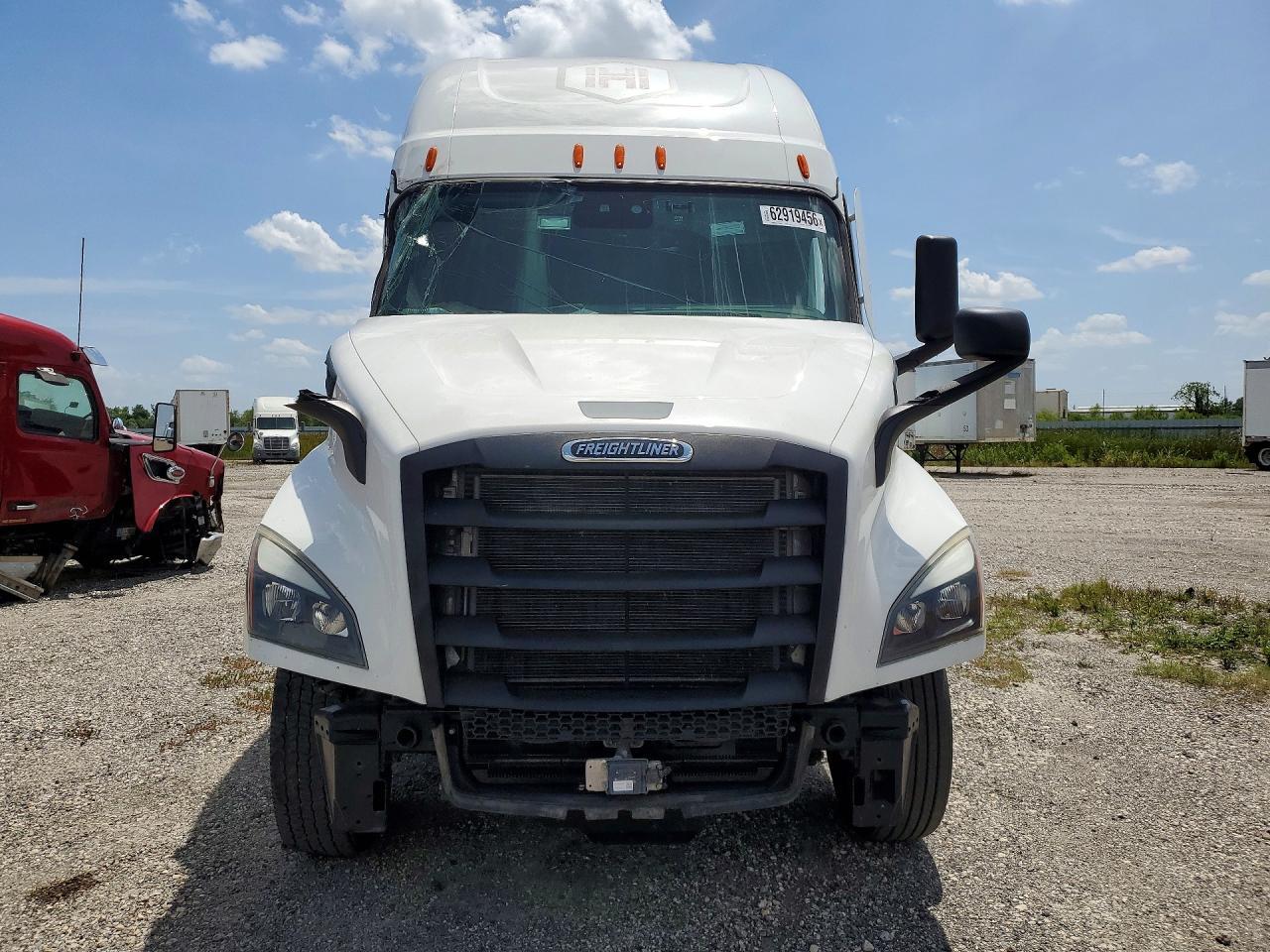 2022 Freightliner Cascadia 116 Semi Truck