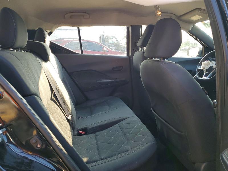 2020 Nissan Kicks s