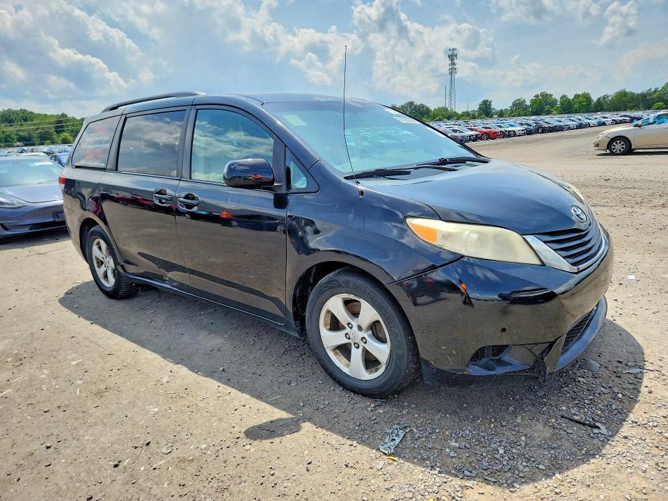 2012 Toyota Sienna le